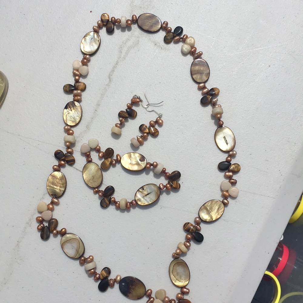 Necklace, bracelet and earrings set